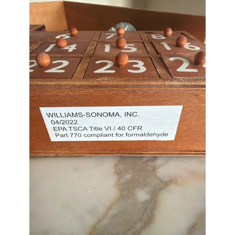 Williams Sonoma Wooden Ski Chalet Advent Calendar 25 Drawers Christmas‎ Decor